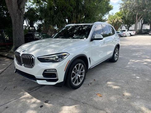 Used 2019 BMW X5 xDrive40i w/ Premium Package 2 AWD/4WD image 2