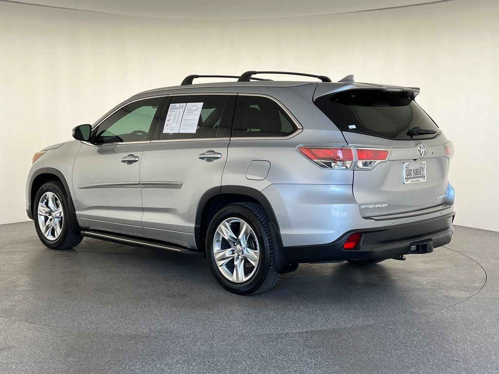 Used 2015 Toyota Highlander Limited w/ Driver Technology Package AWD/4WD image 7