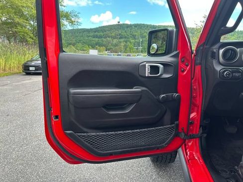 Used 2022 Jeep Gladiator Sport AWD/4WD image 10