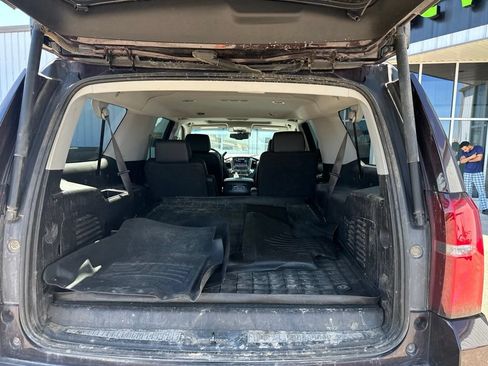 Used 2020 Chevrolet Suburban LT AWD/4WD image 36