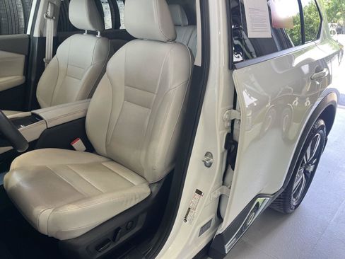 Used 2023 Nissan Rogue SL FWD image 50