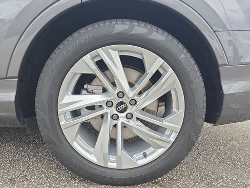 Used 2021 Audi Q7 3.0T Prestige w/ Prestige Package image 32