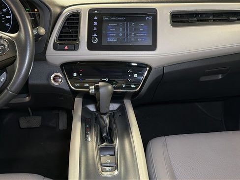 Used 2019 Honda HR-V Touring image 16