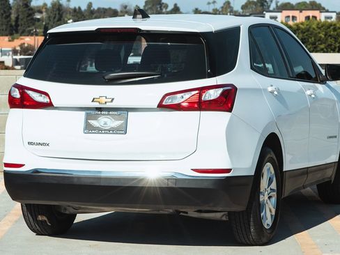 Used 2018 Chevrolet Equinox LS image 6