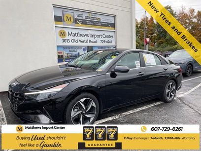 Used 2023 Hyundai Elantra Limited w/ Preferred Accessory Package