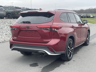 Used 2021 Toyota Highlander XSE video 3