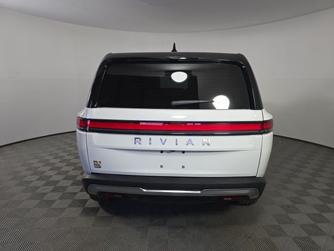 Used 2024 Rivian R1S Adventure AWD/4WD image 4