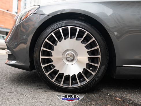 Used 2018 Mercedes-Benz S 560 4MATIC Sedan w/ Premium Package image 9