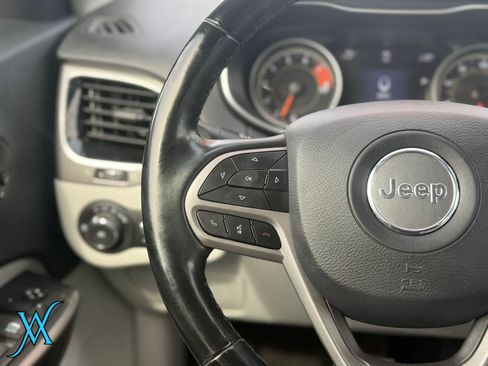 Used 2021 Jeep Cherokee Limited AWD/4WD image 31