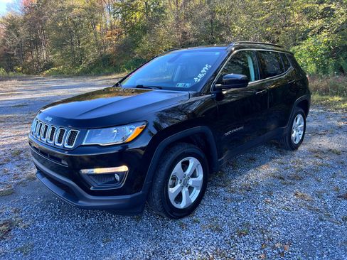 Used 2020 Jeep Compass Latitude w/ Cold Weather Group image 3