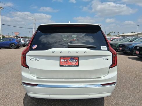 New 2026 Volvo XC90 T8 Plus w/ Protection Package Premier AWD/4WD image 5