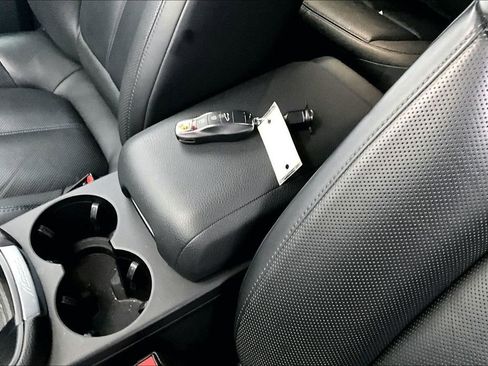 Used 2023 Porsche Macan image 13