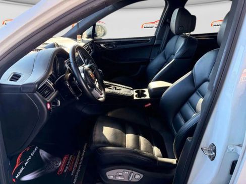 Used 2017 Porsche Macan GTS AWD/4WD image 13