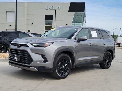 Used 2025 Toyota Grand Highlander AWD image 1