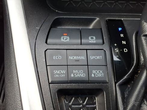 Used 2023 Toyota RAV4 LE image 16