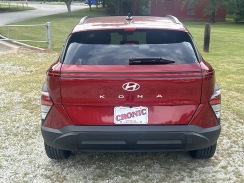 Used 2025 Hyundai Kona SEL FWD image 6