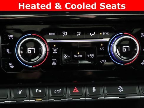 Used 2025 GMC Sierra 2500 AT4 w/ AT4 Premium Plus Package image 4