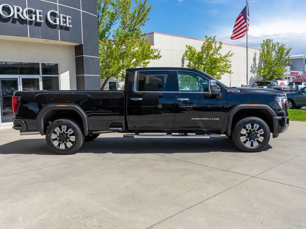 New 2026 GMC Sierra 3500 Denali w/ Denali Reserve Package AWD/4WD image 8