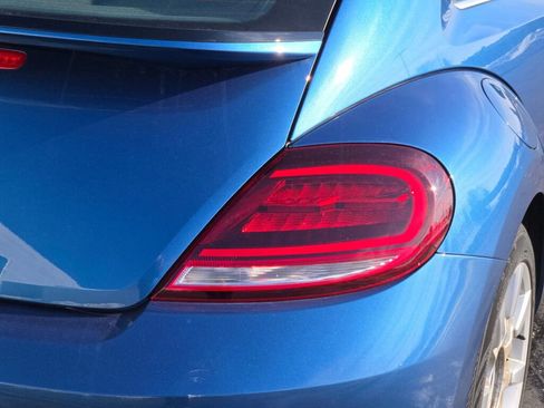 Used 2018 Volkswagen Beetle 2.0T SE image 8