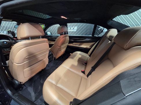 Used 2015 BMW 750Li image 30