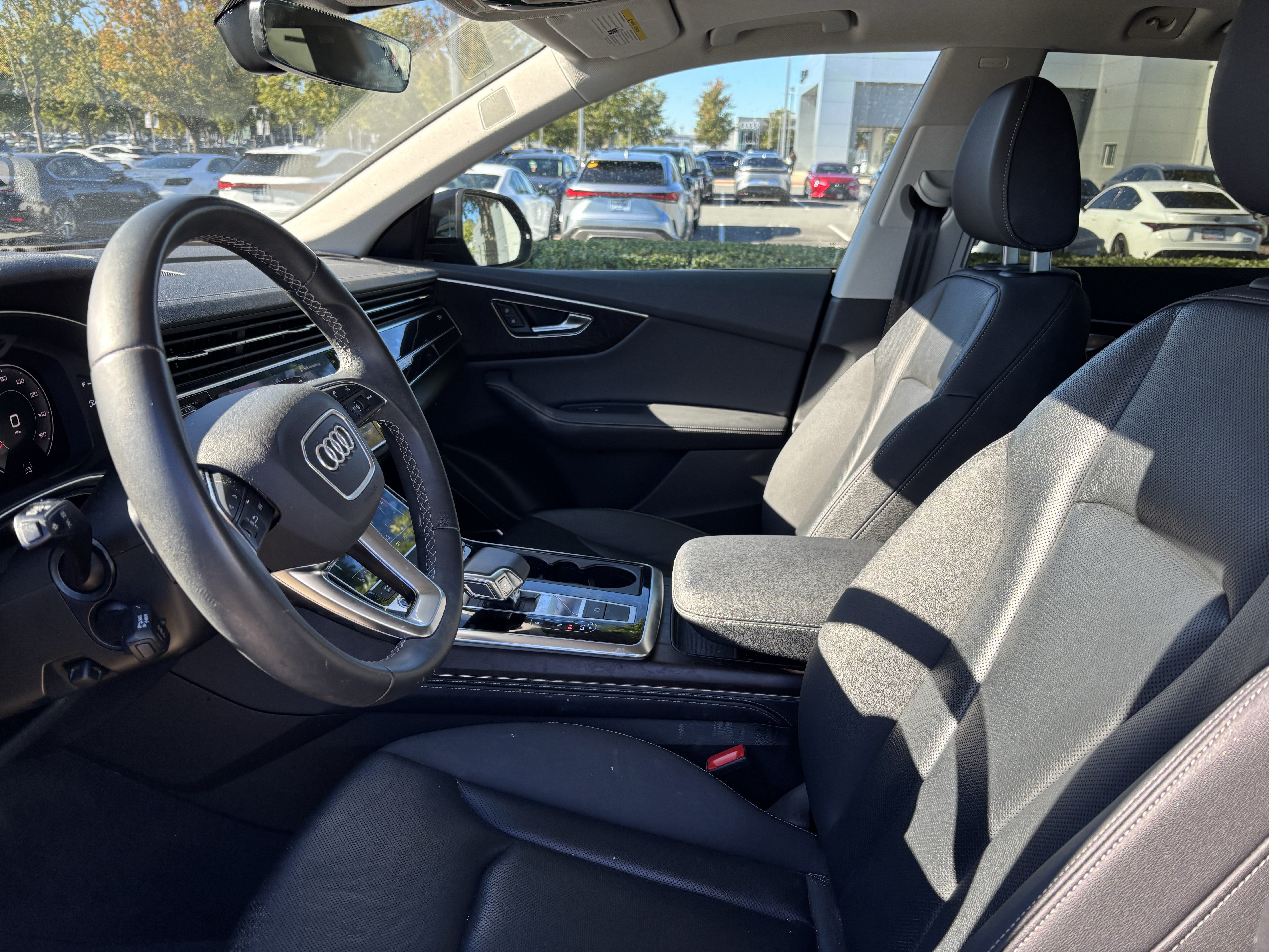 Used 2023 Audi Q8 Premium Plus w/ Premium Plus Package AWD/4WD image 17