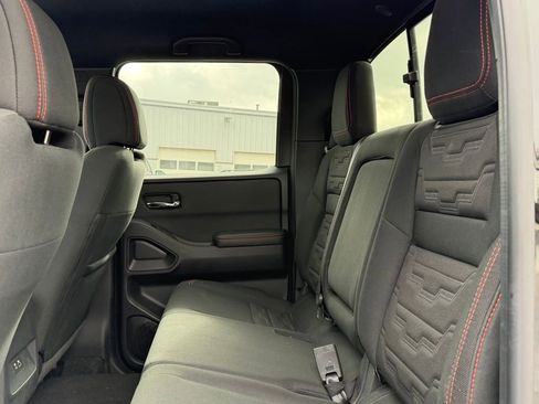 Used 2025 Nissan Frontier PRO-4X image 14