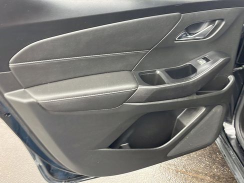 Used 2023 Chevrolet Traverse LT image 19