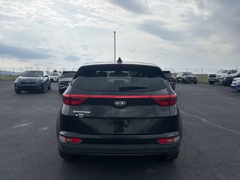 Certified 2019 Kia Sportage LX image 4