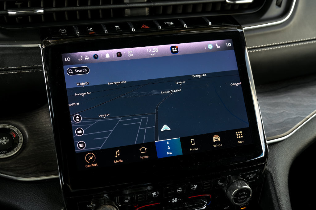 Used 2022 Jeep Grand Cherokee Overland w/ Luxury Tech Group IV AWD/4WD image 6