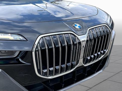 Used 2023 BMW 760i xDrive w/ Executive Package AWD/4WD image 28