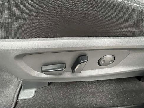 Used 2024 Nissan Pathfinder SV image 14