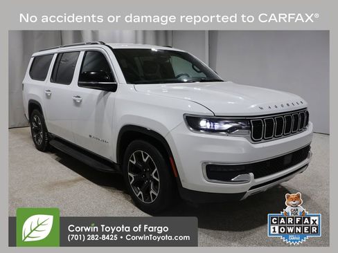 Used 2024 Jeep Wagoneer L Series III w/ Flexible Seating Group image 1