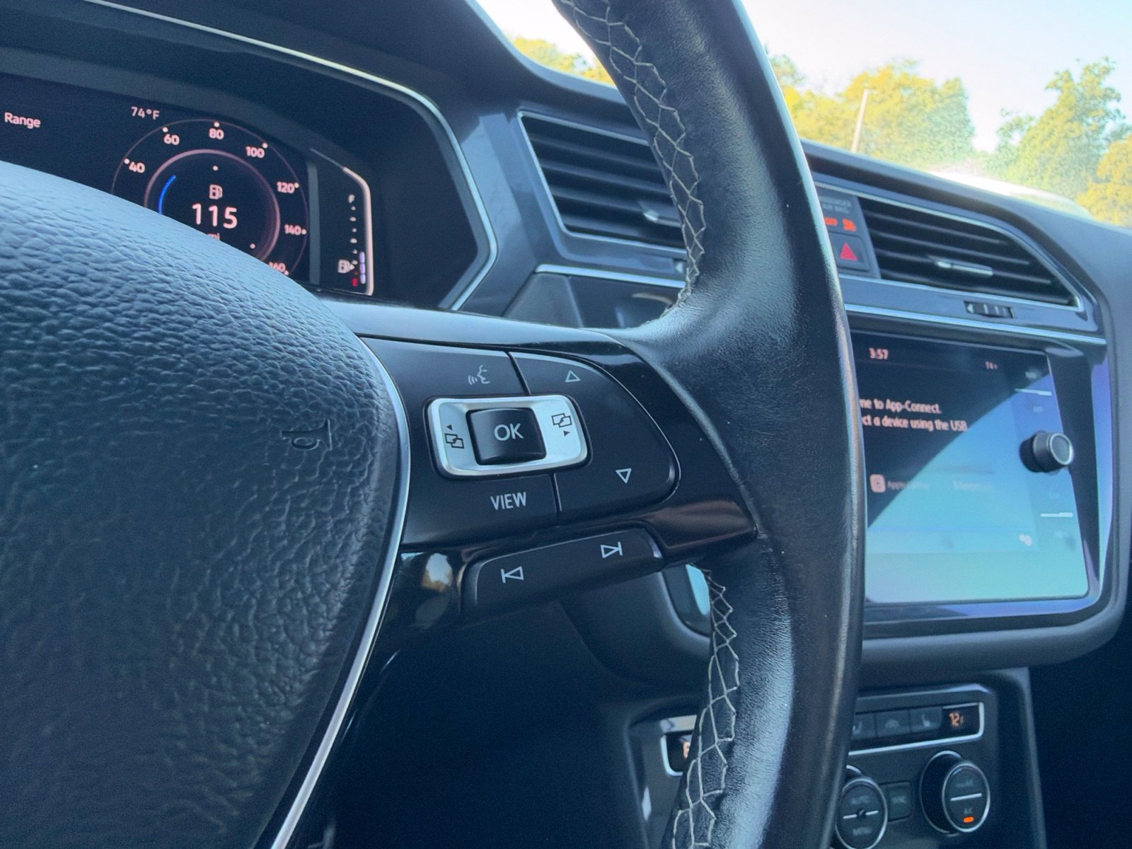 Used 2019 Volkswagen Tiguan SEL Premium R-Line FWD image 22