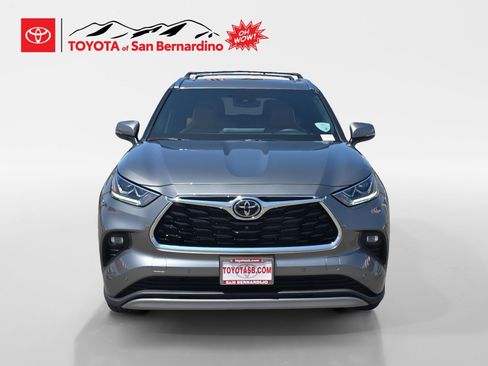 New 2026 Toyota Highlander Platinum AWD/4WD image 8