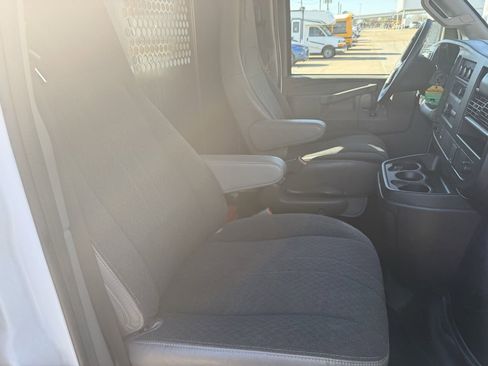 Used 2024 Chevrolet Express 2500 w/ Driver Convenience Package image 17