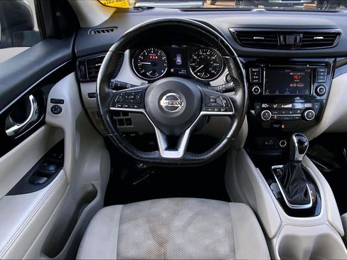 Used 2022 Nissan Rogue Sport SV FWD image 6