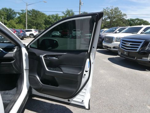Used 2021 Toyota RAV4 XLE AWD/4WD image 23