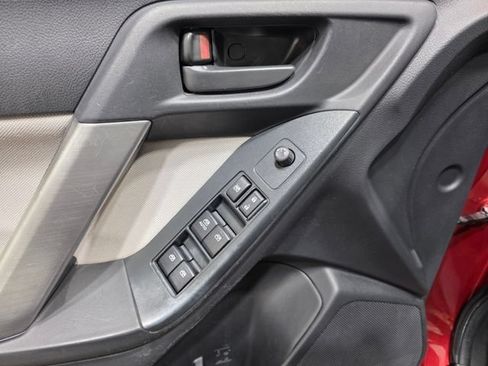 Used 2015 Subaru Forester 2.5i Premium AWD/4WD image 9