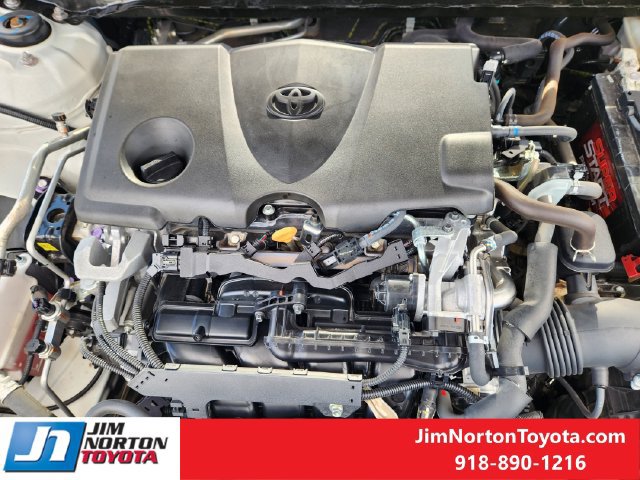 Used 2018 Toyota Camry SE w/ Moonroof Package FWD image 31