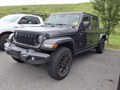 Used 2024 Jeep Gladiator Sport AWD/4WD image 12