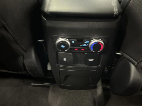 Used 2023 Ford Explorer Limited image 34