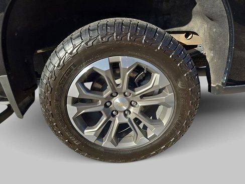 Used 2024 Chevrolet Silverado 1500 High Country image 32