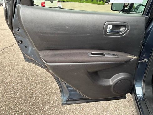 Used 2015 Nissan Rogue S w/ Convenience Package AWD/4WD image 12