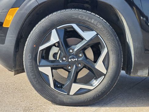 Used 2024 Kia Seltos EX image 11