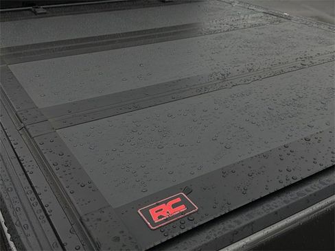 Used 2024 Jeep Gladiator Sport image 39