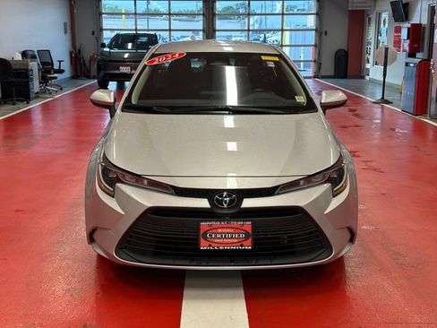 Used 2024 Toyota Corolla LE FWD image 8