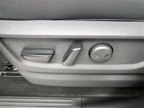 New 2026 Nissan Armada SL w/ Captain's Chari Seat Package image 20