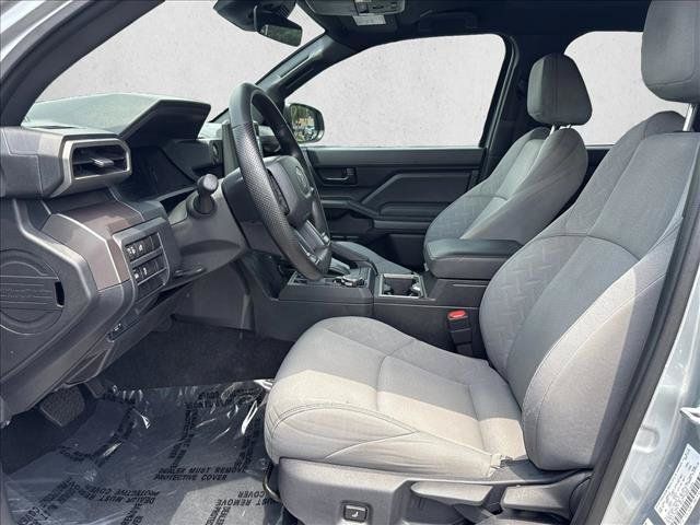 Certified 2024 Toyota Tacoma SR5 AWD/4WD image 10