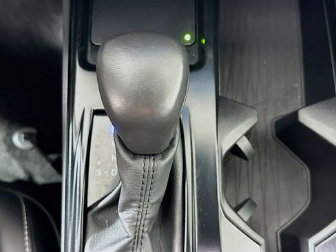 Used 2025 Toyota Camry SE image 24