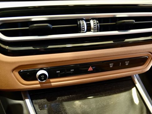 Used 2023 BMW 330i xDrive Sedan w/ Driving Assistance Package image 14